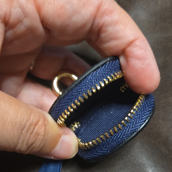 Hello Kitty White and Red Coin Purse Keychain - Picture 3 of 7